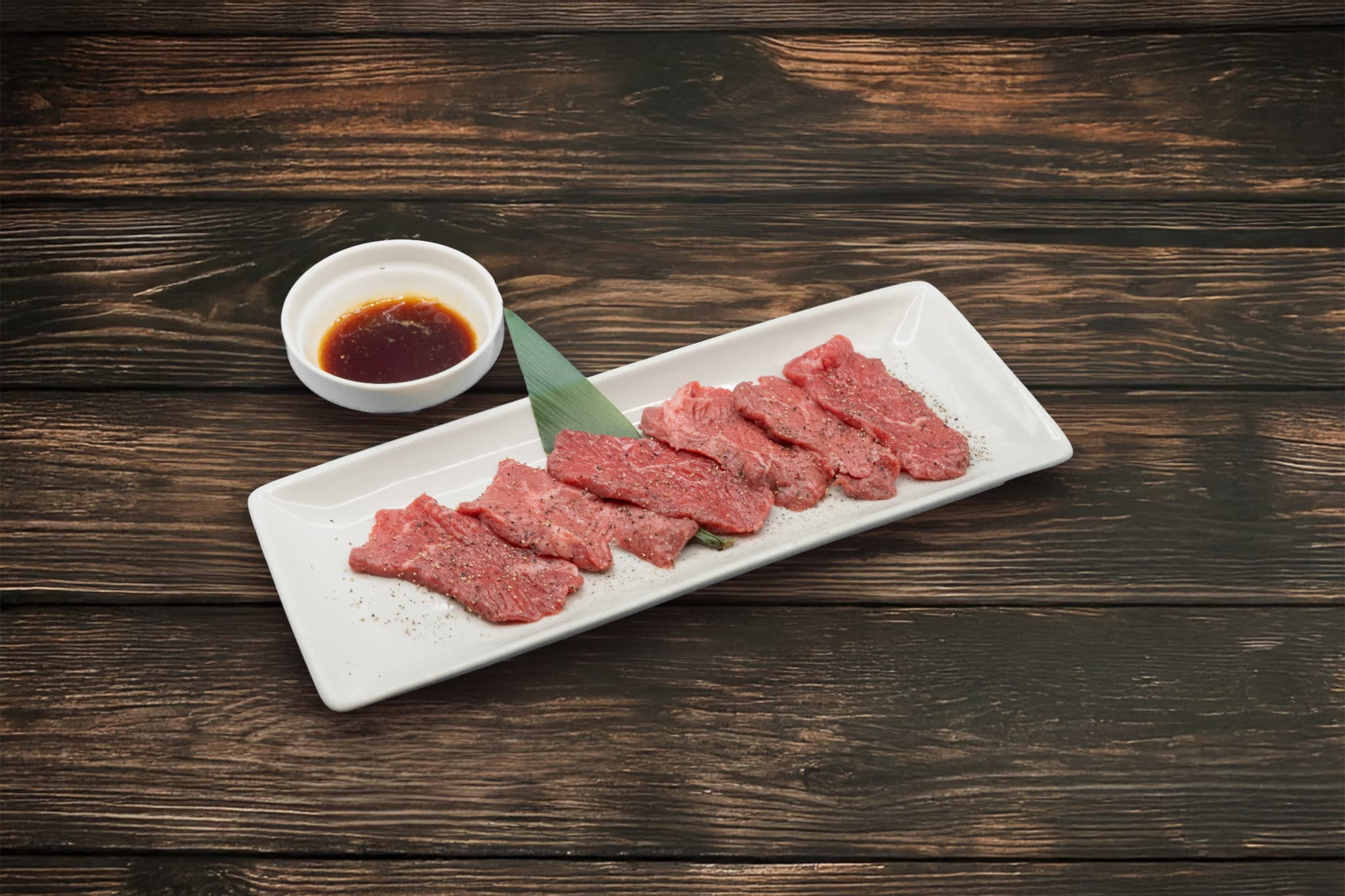 黒毛和牛ロース黒胡椒焼き～ニンニク醤油添え～